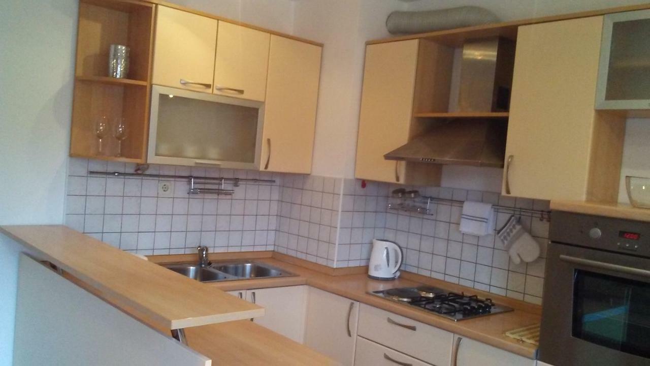 Visnjik 7-free Parking Apartman Zára